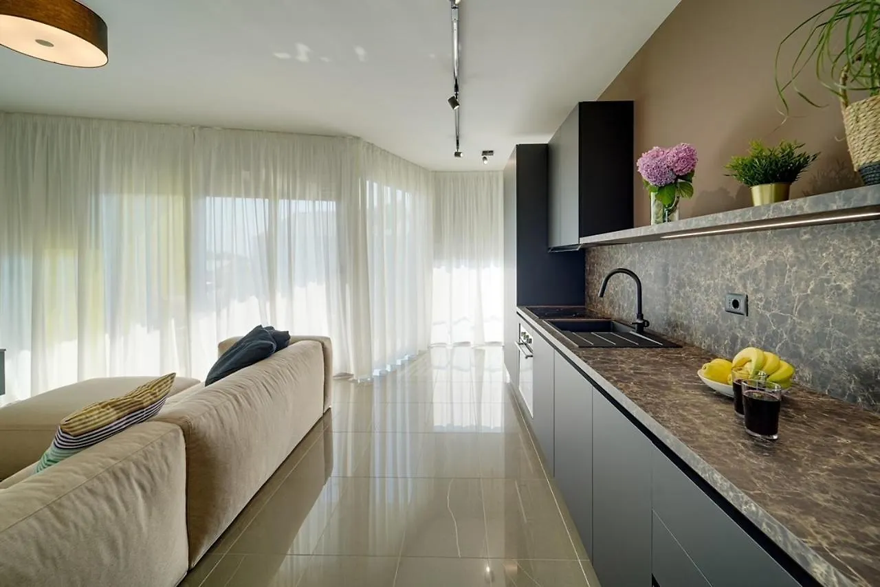 Apartment Hana Zambratija